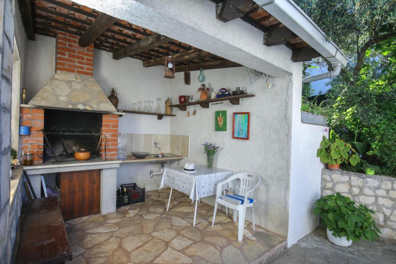 Artistic Summer House Marinovic With Garden&Bbq ซูเปตาร์ ภายนอก รูปภาพ
