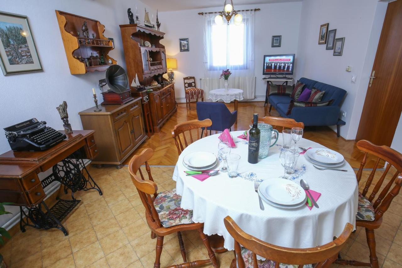 Artistic Summer House Marinovic With Garden&Bbq ซูเปตาร์ ภายนอก รูปภาพ